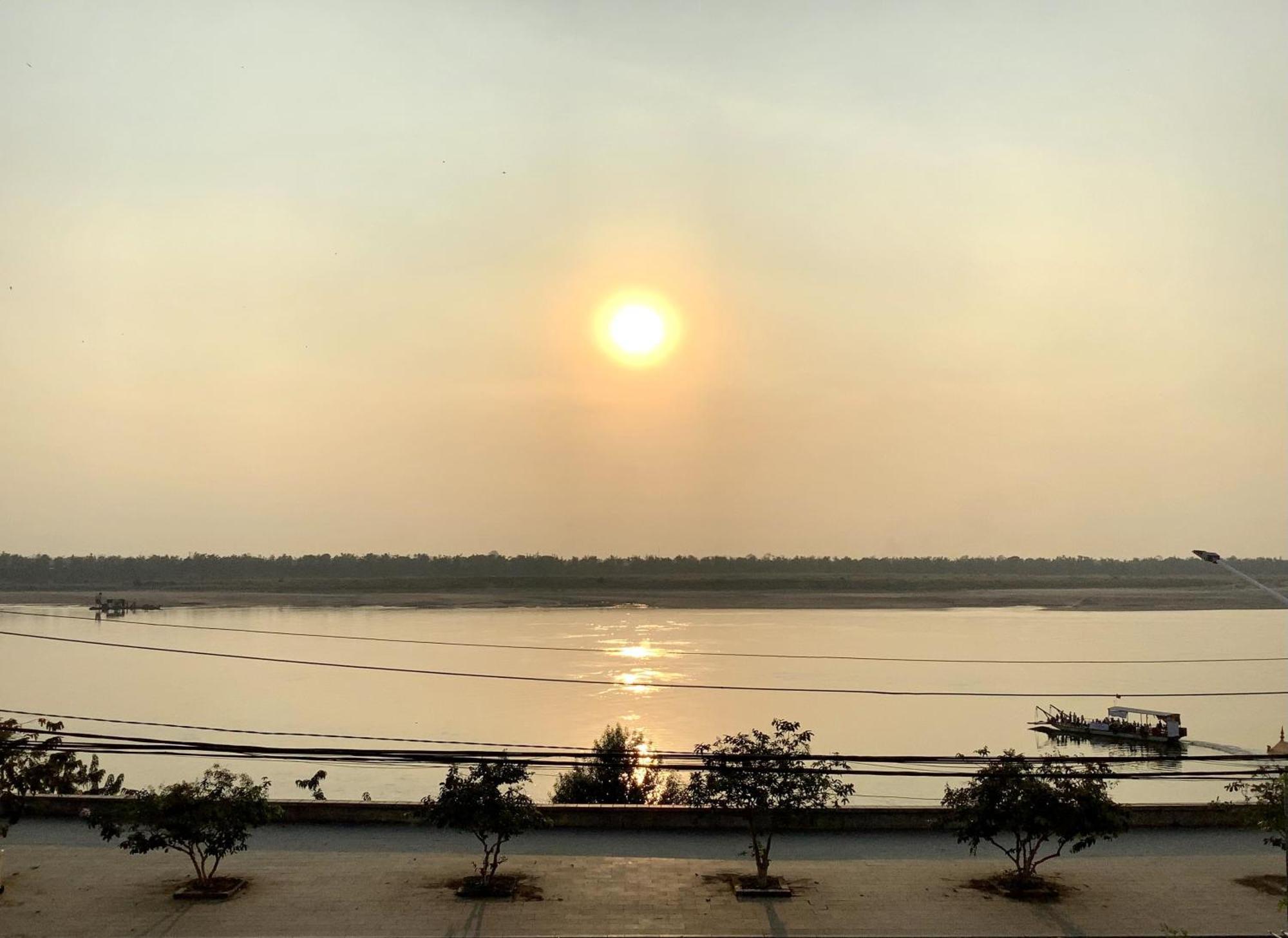 Le Tonle Hotel Kratie Exterior photo